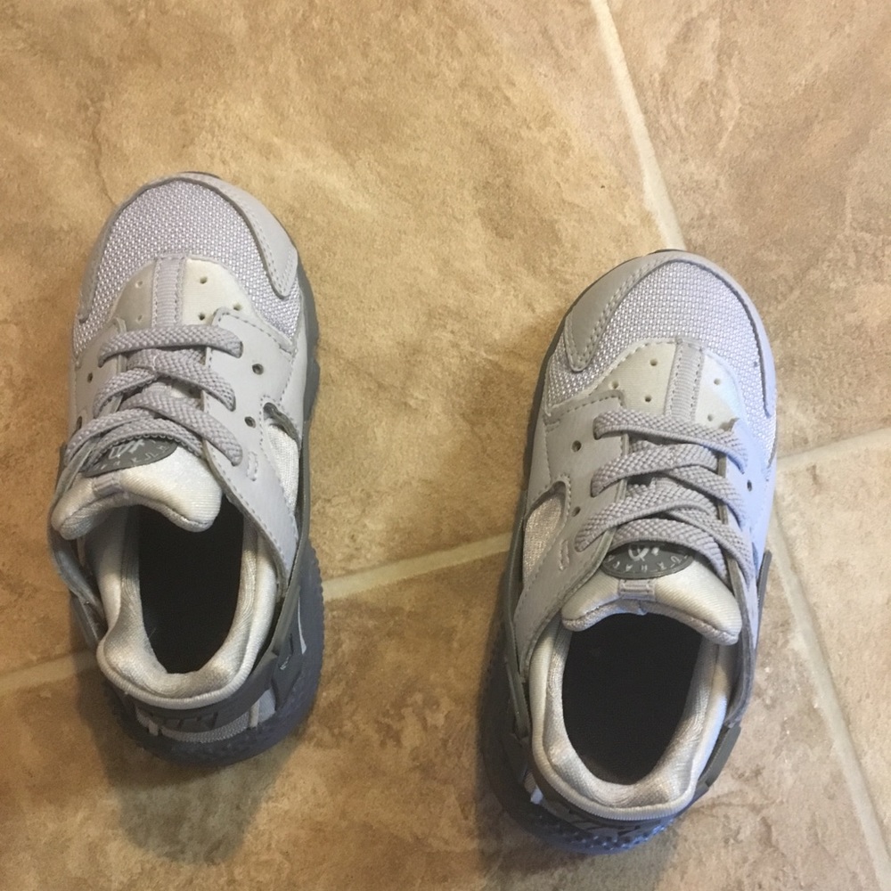 Grey huaraches